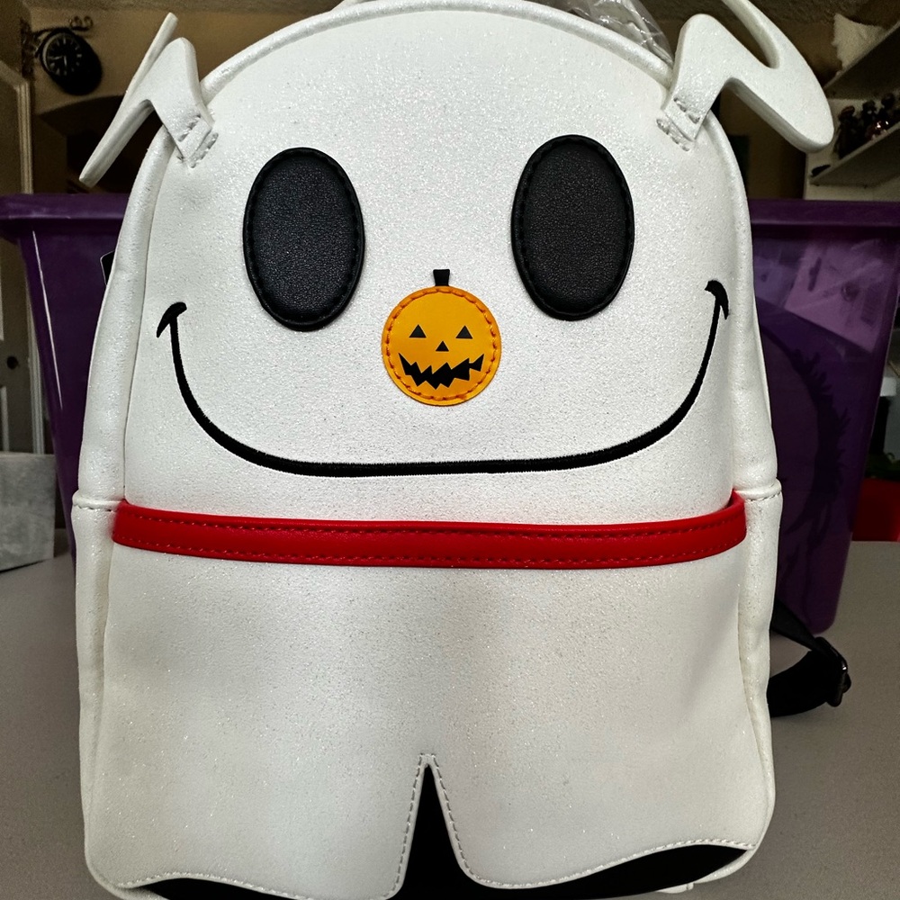 BUY ONE GET ONE 50% OFF

BNWT Zero Light Up Loungefly Mini backpack